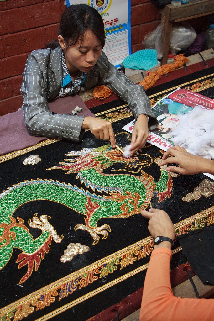 21-Handicraft shop.jpg